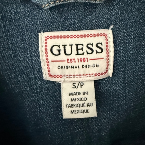 Guess NWT Women’s Distressed Denim Jacket Size Small - Picture 7 of 15